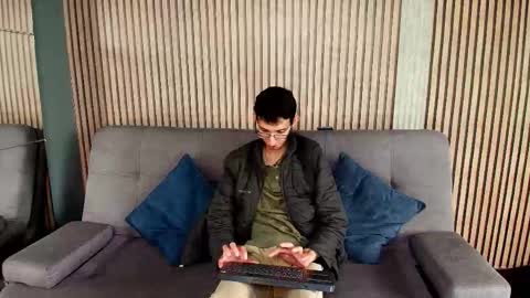 Snapshot of zyronight chatting on 11.28.25 Zyro Nigth online show from 11.28.25