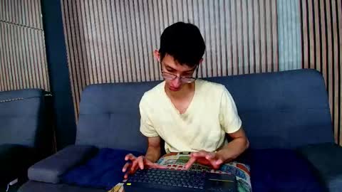 Snapshot of zyronight chatting on 12.04.25 Zyro Nigth online show from 12.04.25