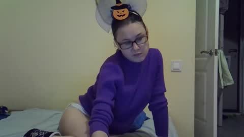 Zyuhre online show from 10.31.25