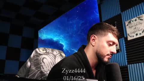 Snapshot of zyzz4444 chatting on 01.16.25 Greek God online show from 01.16.25