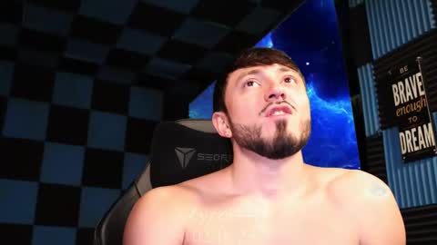 Snapshot of zyzz4444 chatting on 02.18.25 Greek God online show from 02.18.25