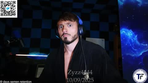 Snapshot of zyzz4444 chatting on 10.10.25 Greek God online show from 10.10.25