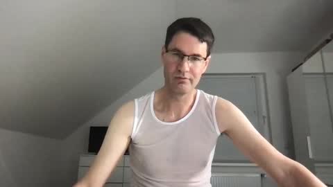 Snapshot of zzz123_cam chatting on 12.22.24 zzz123_cam online show from 12.22.24