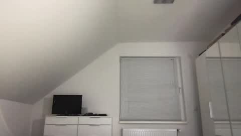 Snapshot of zzz123_cam chatting on 02.16.25 zzz123_cam online show from 02.16.25