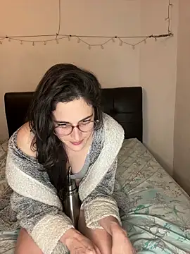 Lunaabbey online show from 04.05.26