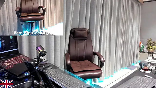 Snapshot of OnlineBossUK chatting on 03.01.26 OnlineBossUK online show from 03.01.26