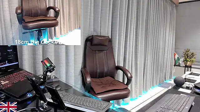 Snapshot of OnlineBossUK chatting on 03.02.26 OnlineBossUK online show from 03.02.26