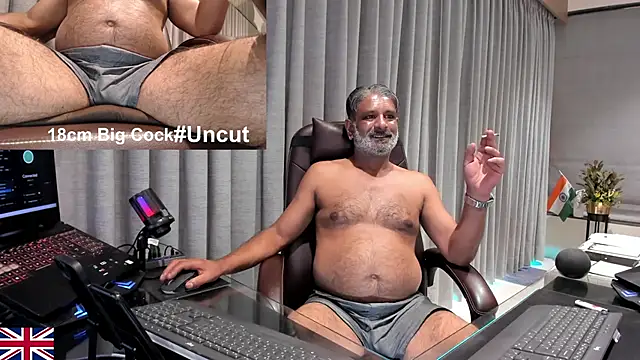 Snapshot of OnlineBossUK chatting on 03.06.26 OnlineBossUK online show from 03.06.26