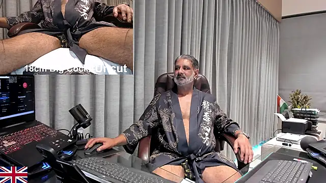 Snapshot of OnlineBossUK chatting on 03.19.26 OnlineBossUK online show from 03.19.26