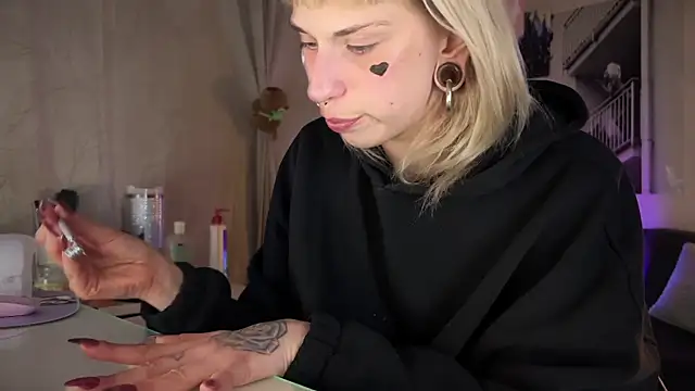 Mannarie Madsinn online show from 02.16.25