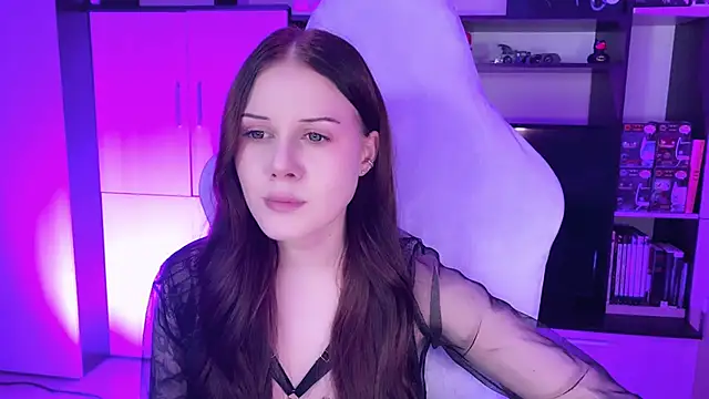 Snapshot of jasminevine chatting on 02.06.25 jasminevine online show from 02.06.25