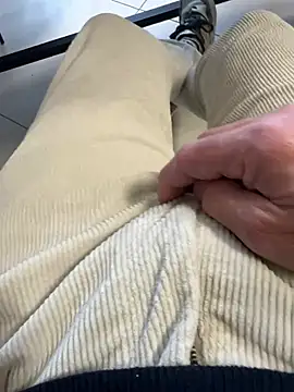 Snapshot of buodiculo chatting on 02.24.25 buodiculo online show from 02.24.25