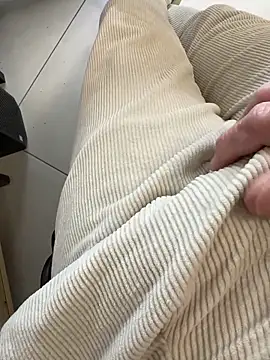 Snapshot of buodiculo chatting on 02.25.25 buodiculo online show from 02.25.25