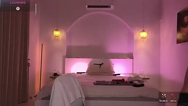 Helena Karel online show from 11.15.25