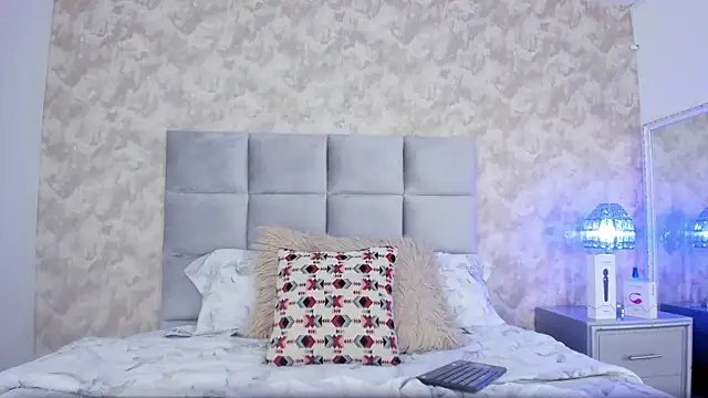 elizabeth coleman online show from 09.11.25