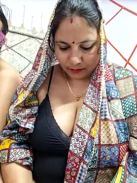 MOM-SUN-COUPLE online show from 03.01.25