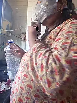 MOM-SUN-COUPLE online show from 03.31.26