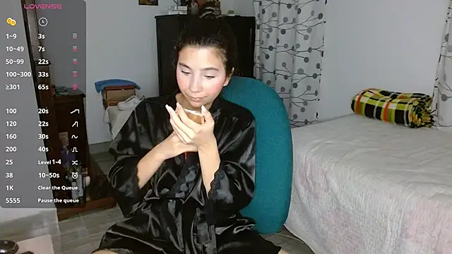 mia  lopez  online show from 12.04.24