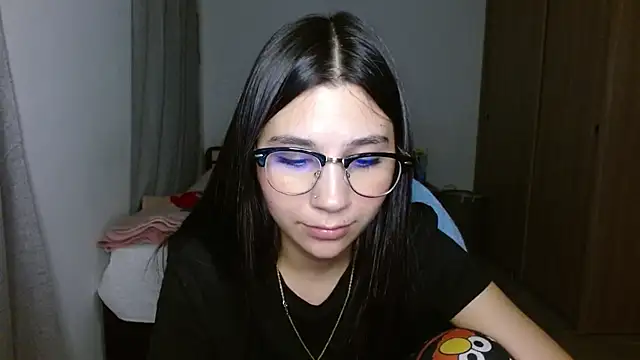 mia  lopez  online show from 10.25.25