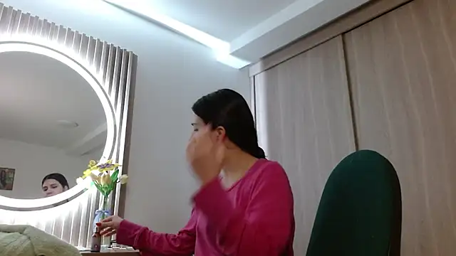 mia  lopez  online show from 12.02.25