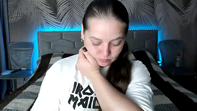 uliastar online show from 10.06.25