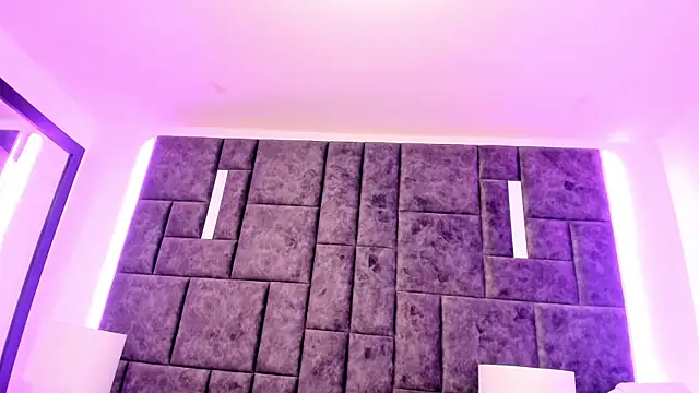 Snapshot of Petit-Rosse chatting on 01.23.25 Petit-Rosse online show from 01.23.25