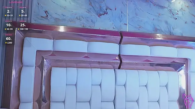 kinkylittlegirll online show from 04.18.26