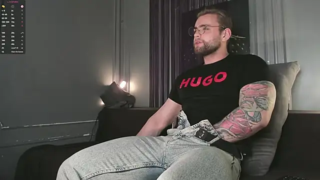 Snapshot of WayneWilson chatting on 11.22.25 WayneWilson online show from 11.22.25