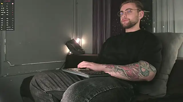 Snapshot of WayneWilson chatting on 12.18.25 WayneWilson online show from 12.18.25