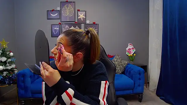 Katewalker  online show from 12.17.24