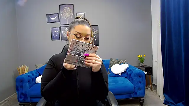 Katewalker  online show from 02.06.25