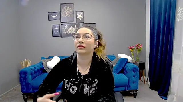 Katewalker  online show from 03.19.25