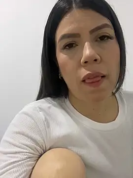 martina contreras online show from 12.25.24