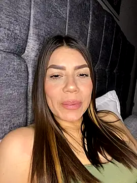 martina contreras online show from 10.29.25