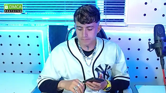 Darko0717 online show from 10.15.25