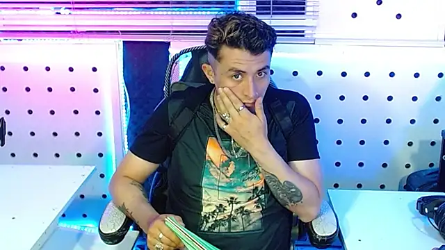 Darko0717 online show from 11.14.25