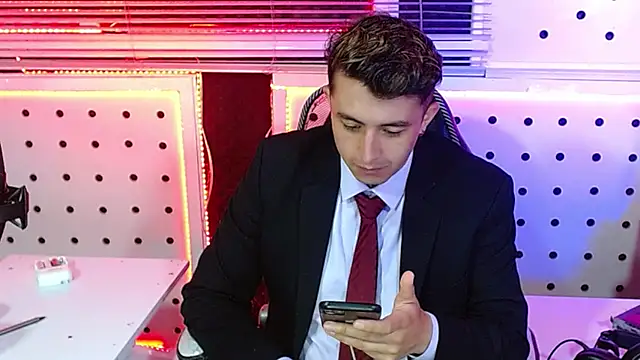 Darko0717 online show from 11.19.25