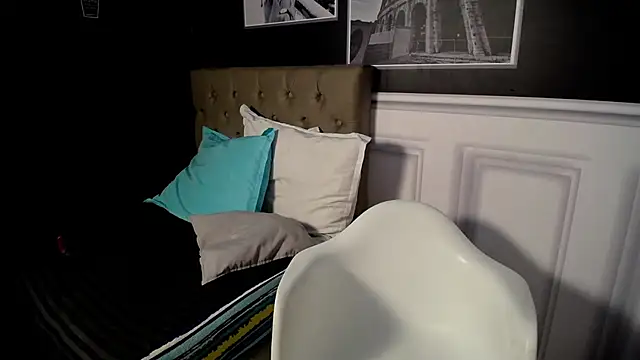 samanthaanderson  online show from 12.14.24