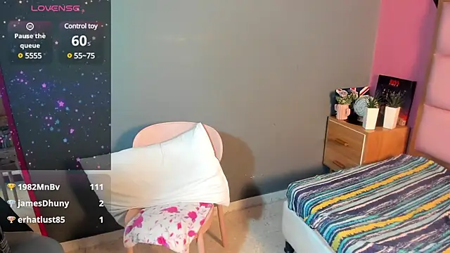 samanthaanderson  online show from 02.05.25