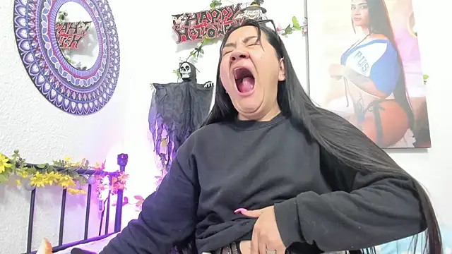 Hanna moore1 online show from 10.20.25