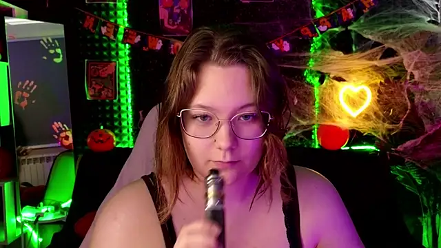 DjennaPalme online show from 10.21.25