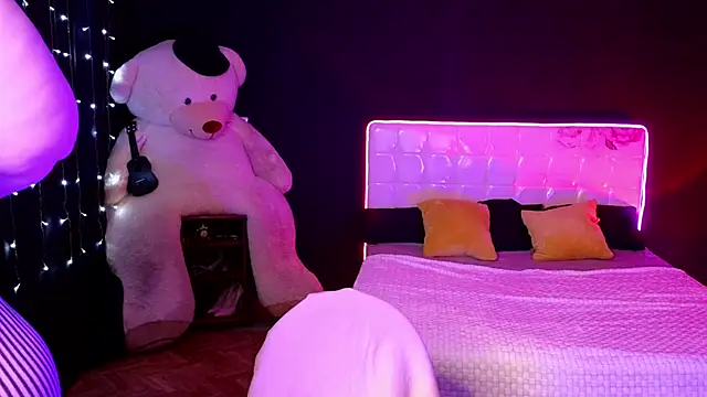 DjennaPalme online show from 11.10.25