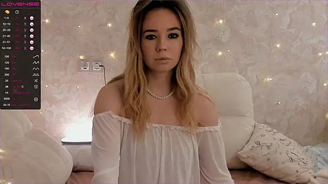 EvaSileZ online show from 10.18.25