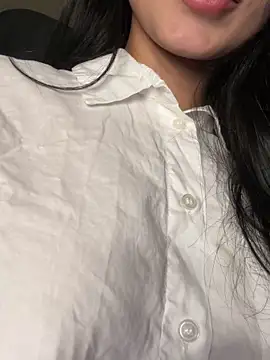 EvaMoet online show from 12.30.24