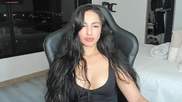 EvaMoet online show from 03.03.25