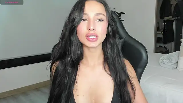 EvaMoet online show from 03.03.25