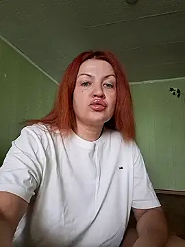 KiraXTender online show from 10.17.25