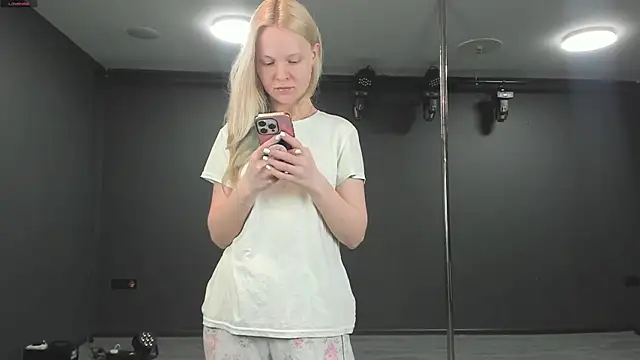 Masha 2002 online show from 05.24.26