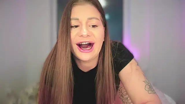 JuicyHelenX online show from 11.16.25