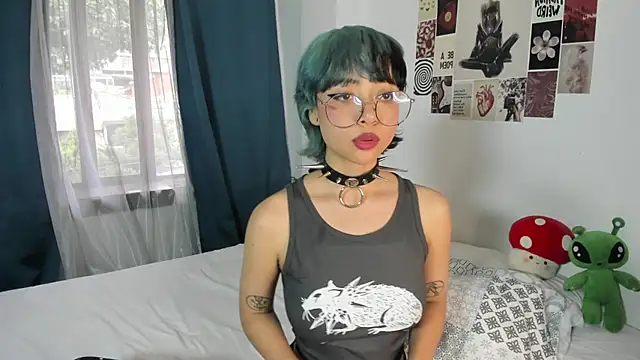 Snapshot of acid_candy_ chatting on 03.05.25 acid candy online show from 03.05.25